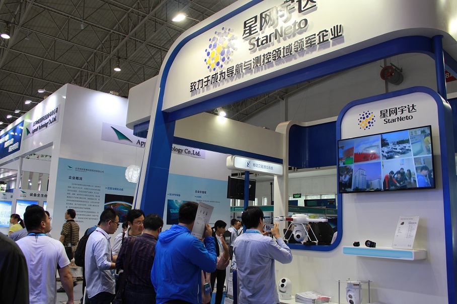 �۷�ʢ�� ȺӢ���͡���stake���������ʮ���������չ